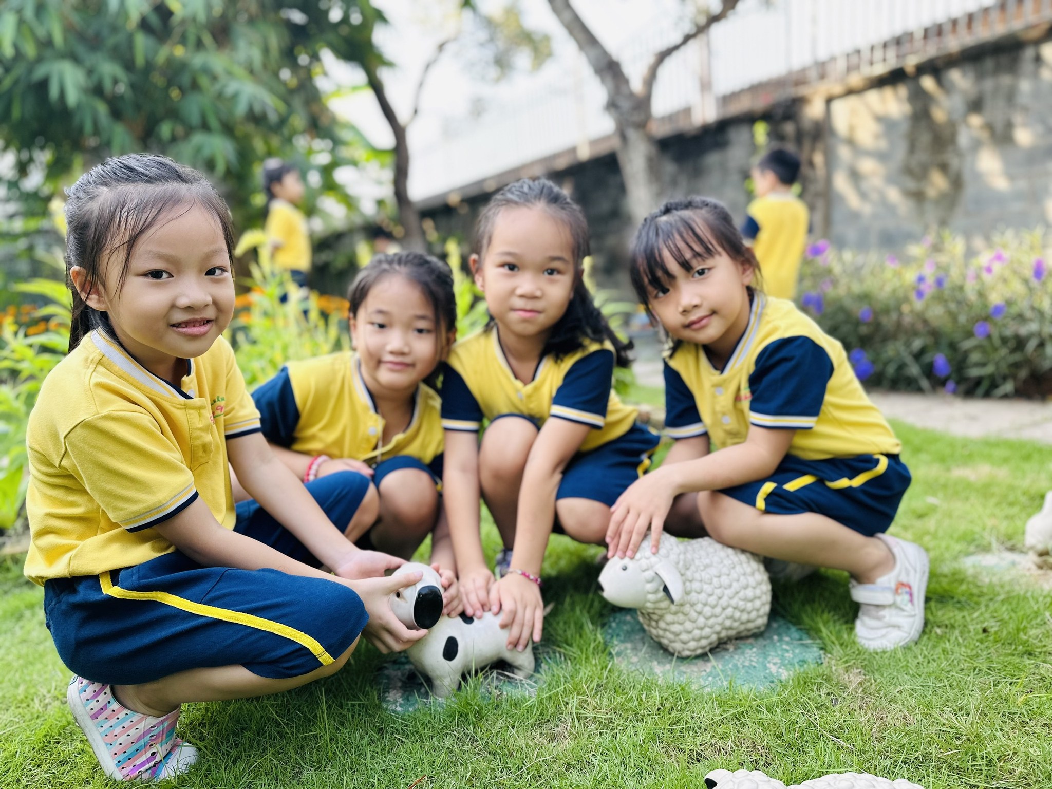 Tìm hiểu về chương trình giáo dục của trường mầm non với các phương pháp giảng dạy hiệu quả danh cho các bé từ 12 tháng - 5 tuổi.